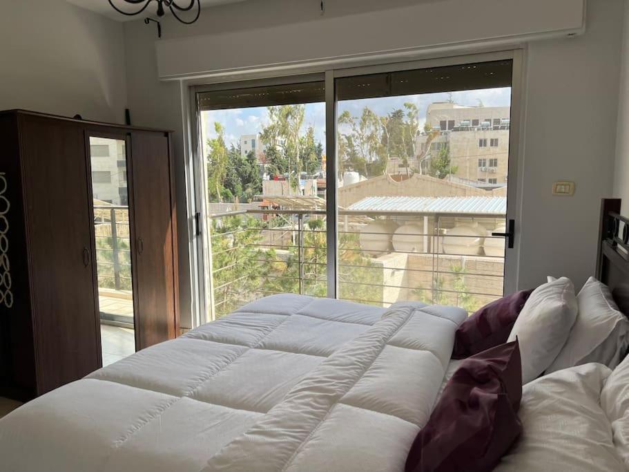 Ronza Elegant Apartment Amman Exteriör bild